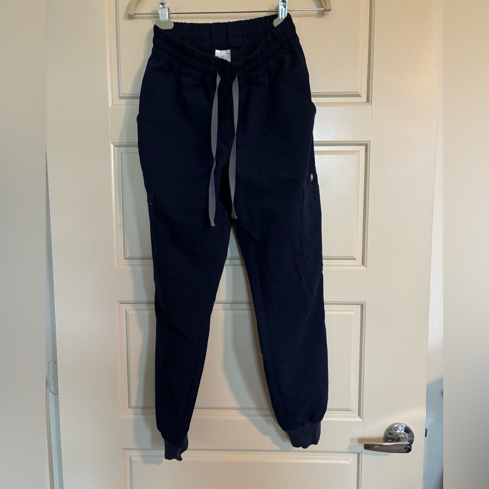 Figs Navy High Waisted Uman Relaxed Jogger in Small Petite